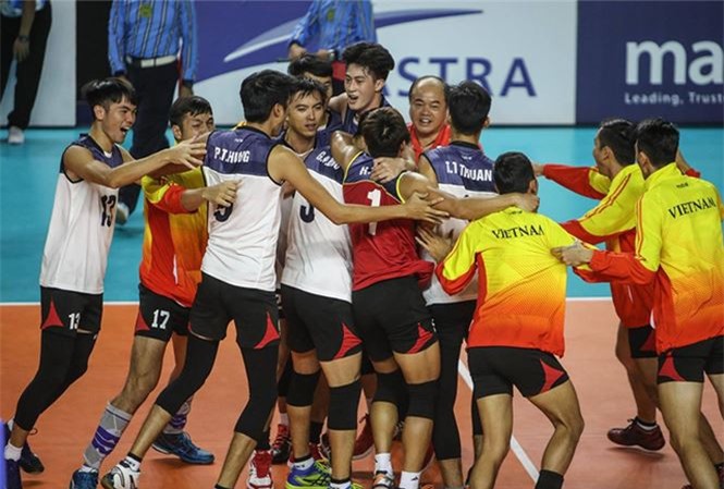 Tuyển bóng chuyền Việt Nam thắng đẹp Trung Quốc