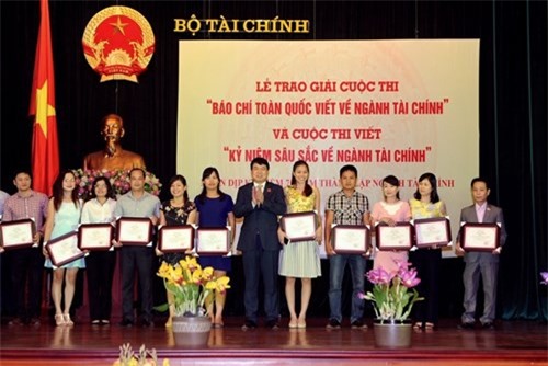 Bộ Tài chính tổ chức Lễ trao giải báo chí toàn quốc viết về ngành Tài chính năm 2018