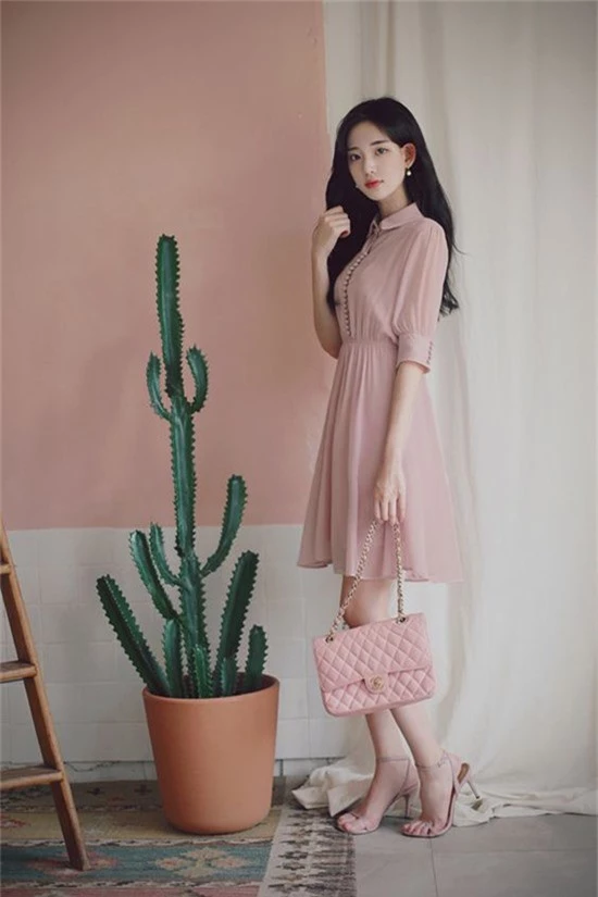 Lụa, chiffon, ren, cotton là các chất liệu được sử dụng để mang đến những bộ cánh mùa thu.