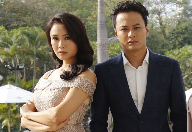 Hồng Diễm: 'Chồng lườm nguýt, bĩu môi khi xem cảnh tình cảm của tôi'