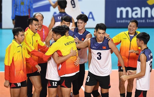 Đánh bại Trung Quốc, tuyển thủ bóng chuyền nam Việt Nam nói gì?