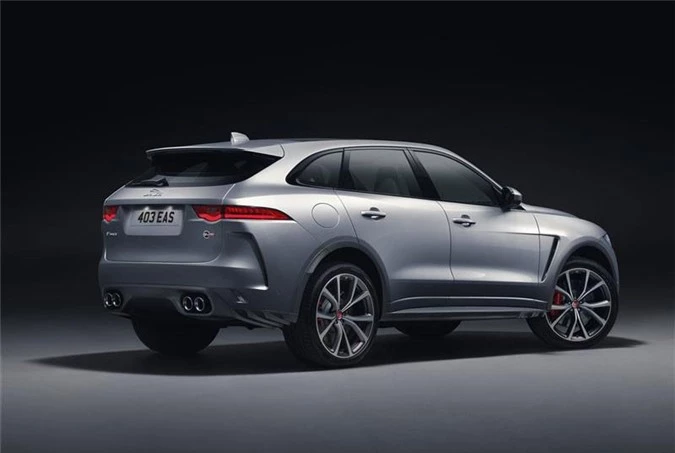 1. Jaguar F-Pace 2018.