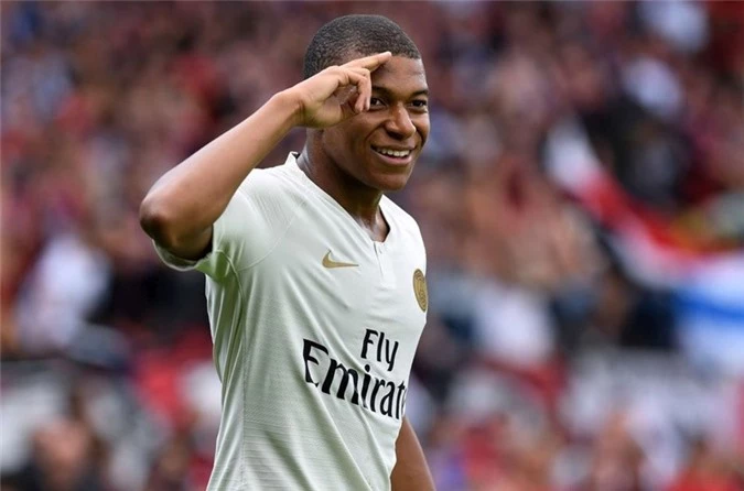 1. Kylian Mbappe (Paris Saint-Germain, 192,3 triệu euro).