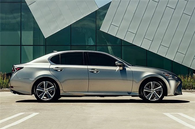 9. Lexus GS 2018.