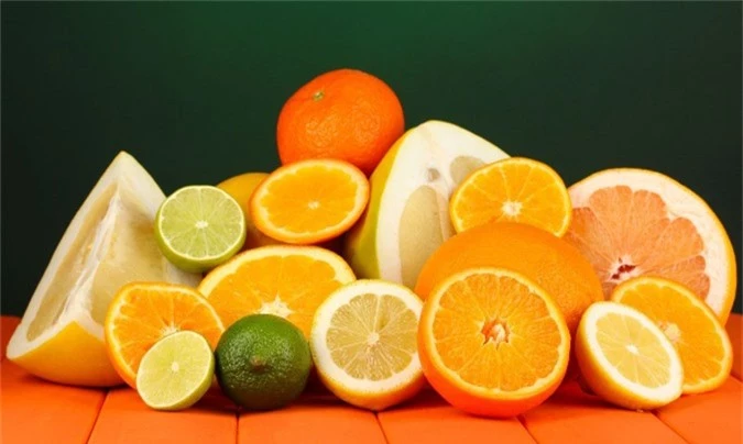 Thành phần dinh dưỡng có trong măng tây, nước dừa, trái cây họ cam, quýt... được coi là tốt cho người bị sỏi thận.