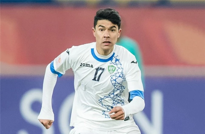 Tiền vệ phải: Dostonbek Khamdamov (Olympic Uzbekistan).