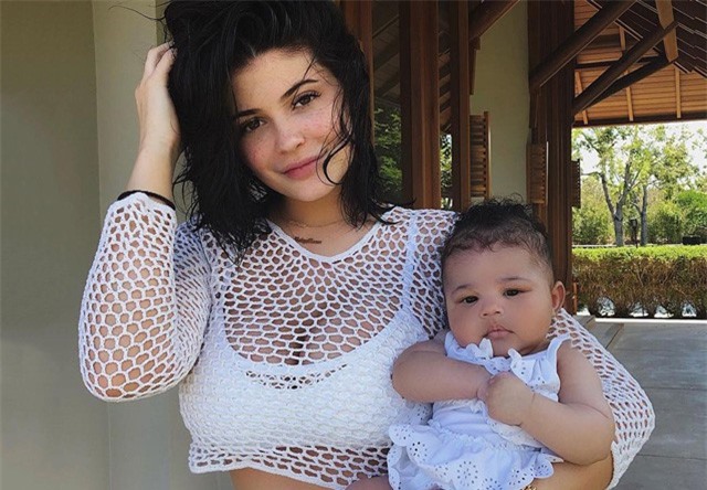 Kylie Jenner tiết lộ lí do giữ bí mật chuyện mang thai