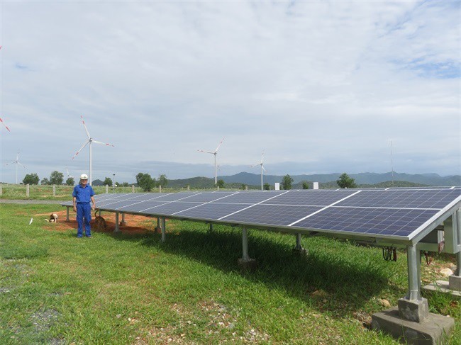 Tháo gỡ vướng mắc về chính sách thúc đẩy phát triển điện mặt trời 