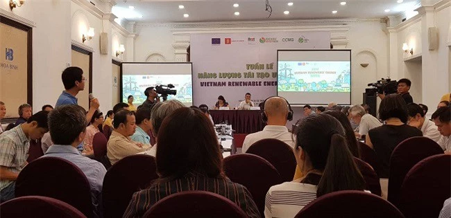 Một sự kiện trong Tuần lễ năng lượng tái tạo Việt Nam 2018. Ảnh: Kim Thanh