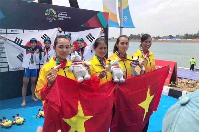 4 tay chèo Việt Nam giành HCV môn rowing.