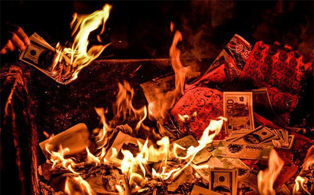 Chuyên gia chỉ ra sai lầm trong đốt vàng mã rằm tháng 7 ai cũng mắc