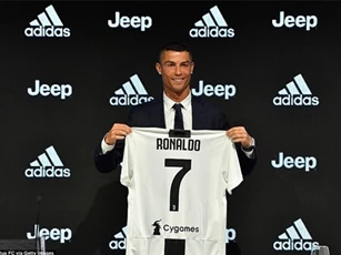 Vì sao Cristiano Ronaldo lại thích khoác áo số 7?