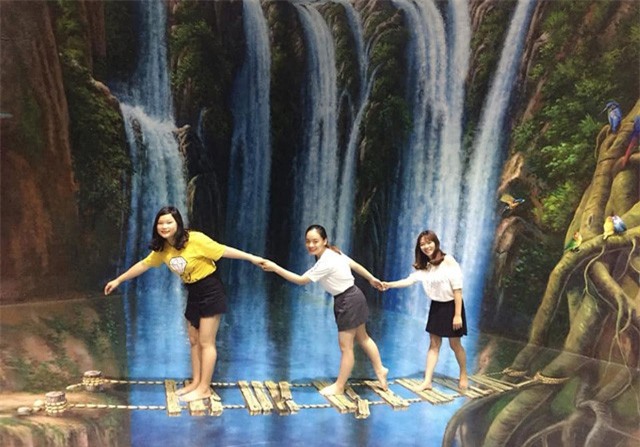 Muôn góc sống ảo thu hút giới trẻ ở bảo tàng tranh 3D Đà Nẵng