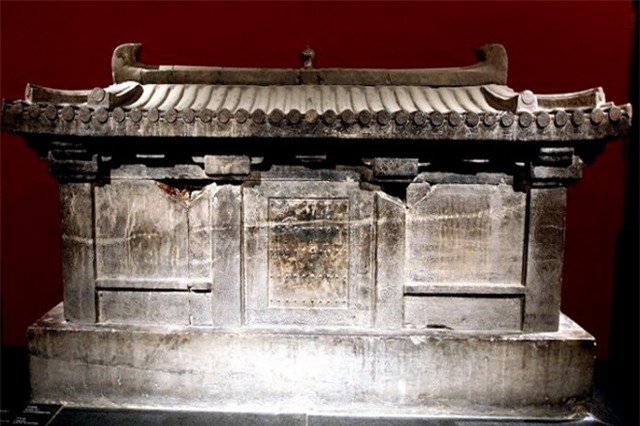 Kinh hoàng với lời nguyền ngàn năm trong cổ mộ