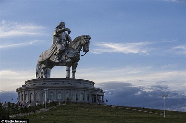 Khám phá tượng đài Thành Cát Tư Hãn khổng lồ ở Mông Cổ