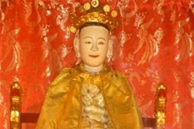 Cu&#x1ED9;c &#x111;&#x1EDD;i bi k&#x1ECB;ch c&#x1EE7;a n&#x1EEF; ho&#xE0;ng duy nh&#x1EA5;t trong l&#x1ECB;ch s&#x1EED; Vi&#x1EC7;t