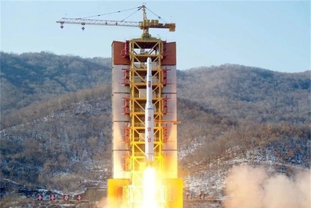 
Bãi thử động cơ tên lửa lãnh đạo Triều Tiên Kim Jong-un cam kết phá hủy là bãi phóng vệ tinh Sohae. Ảnh: Reuters.
