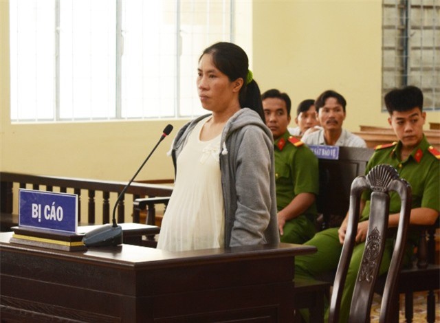 Vợ dùng dây siết cổ chồng tử vong