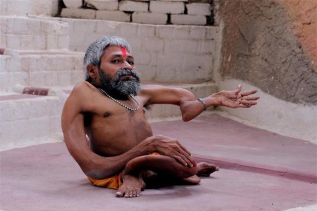 Gặp gỡ dị nhân xương xoắn người Ấn Độ