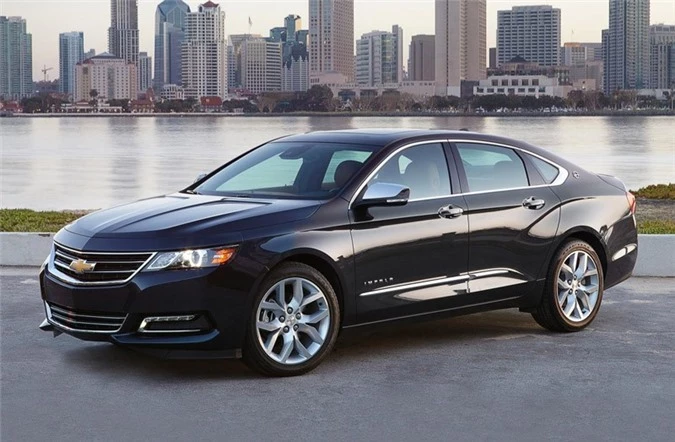 2. Chevrolet Impala Premier 2018 (giá khởi điểm: 37.595 USD).