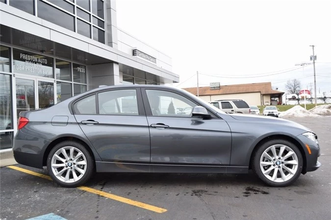 3. BMW 320i xDrive 2018 (giá khởi điểm: 36.900 USD).