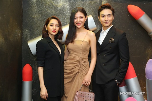 Vợ chồng Chúng Huyền Thanh mừng Bảo Anh lên chức bà chủ