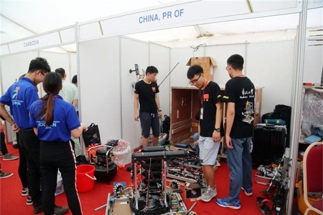 ABU Robocon 2018: Ngày đầu của các đội tuyển tại khu tập kết robot - Ảnh 1.