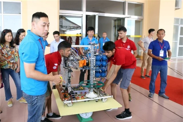 ABU Robocon 2018: Ngày đầu của các đội tuyển tại khu tập kết robot - Ảnh 9.