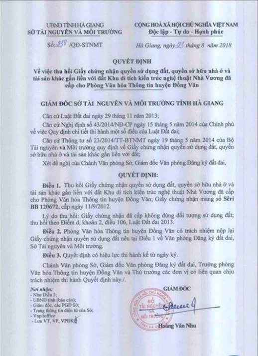Quyết định thu hồi giấy chứng nhận quyền sử dụng đất, quyền sở hữu nhà ở và tài sản khác gắn liền với đất khu dinh thự họ Vương (dinh Vua Mèo) đã cấp cho Phòng Văn hoá Thông tin huyện Đồng Văn của Sở Tài nguyên Môi trường Hà Giang.