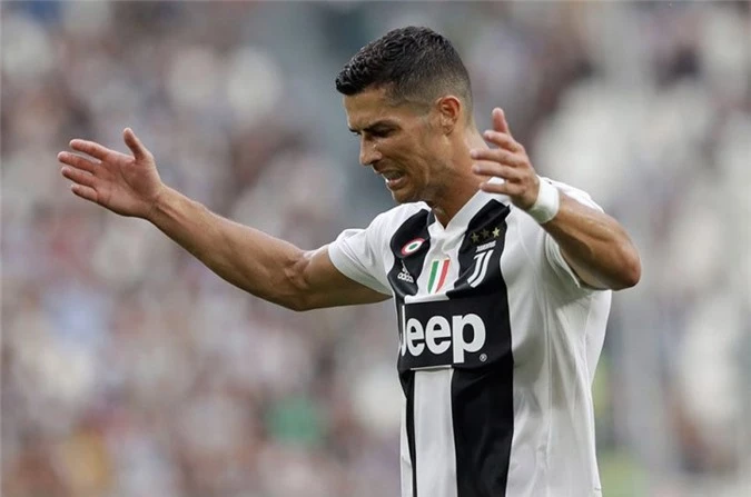 "Vận đen" vẫn đang đeo đuổi Ronaldo.