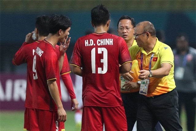 Thầy Park đã sử dụng bao nhiêu cầu thủ cho Olympic Việt Nam tại ASIAD 18?