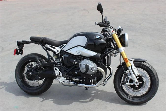 2. BMW R Nine T Pure 2018 (giá khởi điểm: 11.995 USD).