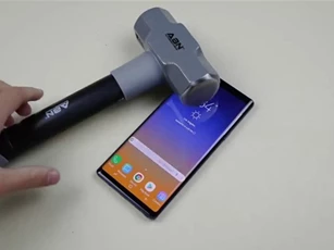 Clip: “Tra tấn” Samsung Galaxy Note 9 bằng dao, búa