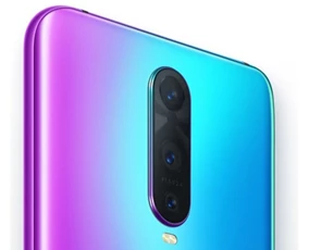 Clip trên tay Oppo R17 Pro: 3 camera sau, cảm biến vân tay trong màn hình, Super VOOC