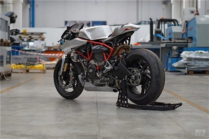 Can canh mau do Ducati Cafe fighter tu Italy hinh anh 10