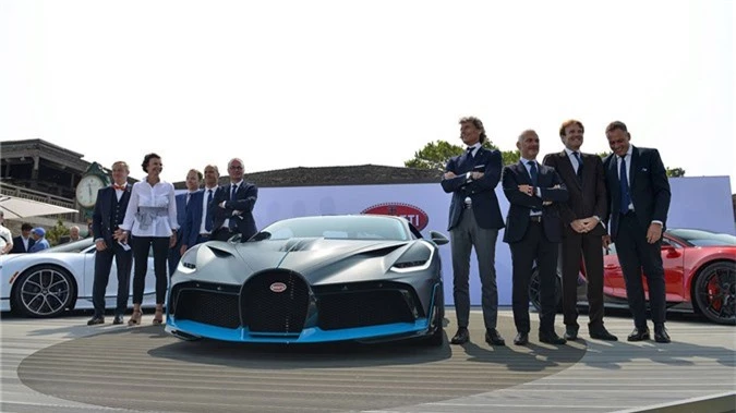 'Quai vat' Bugatti Divo 5,8 trieu USD vua ra mat da chay hang hinh anh 3