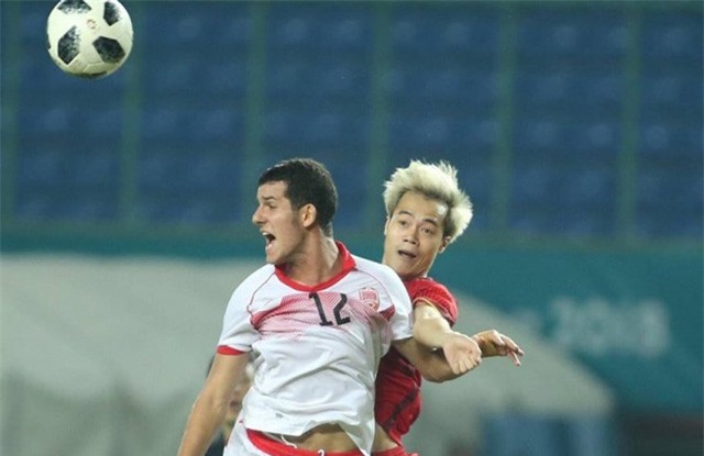 Mặc kệ HLV Thụy Hải khuyên, thầy Park vẫn dùng Văn Toàn theo cách "lạ"