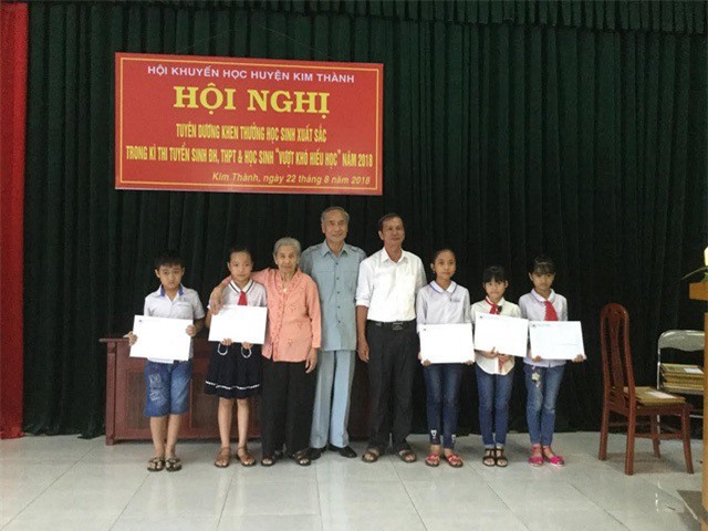 Tấm lòng của một cán bộ ngoại giao hưu trí trong phong trào khuyến học