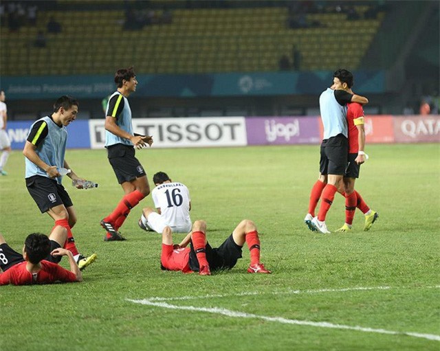 HLV Olympic Uzbekistan đau đớn vì thua Hàn Quốc ở phút chót