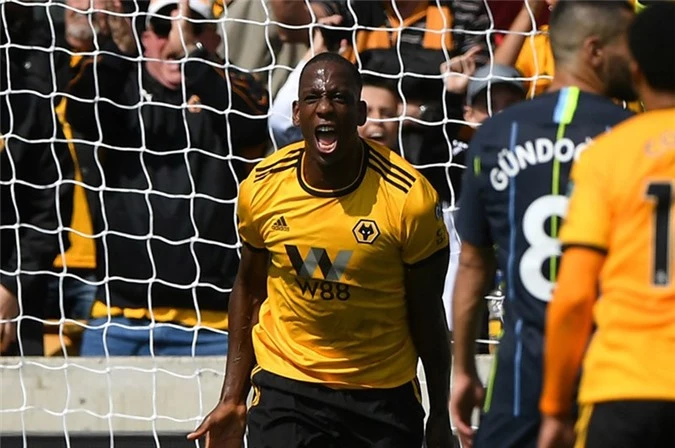 Trung vệ: Willy Boly (Wolves).