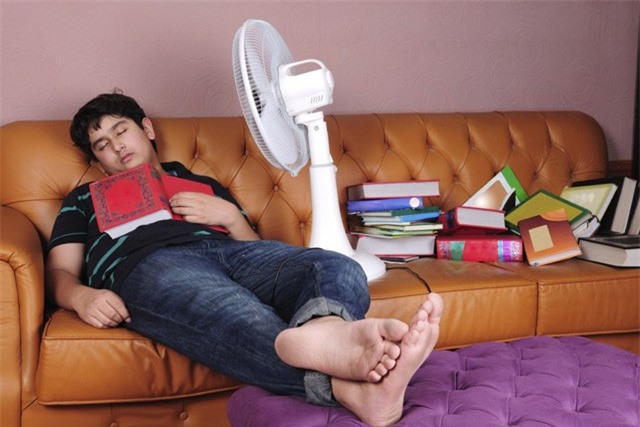 Mẹo dùng quạt điện khi ngủ không ảnh hưởng tới sức khỏe