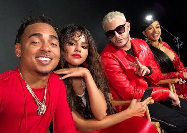 Cardi B bí mật hợp tác cùng Selena Gomez