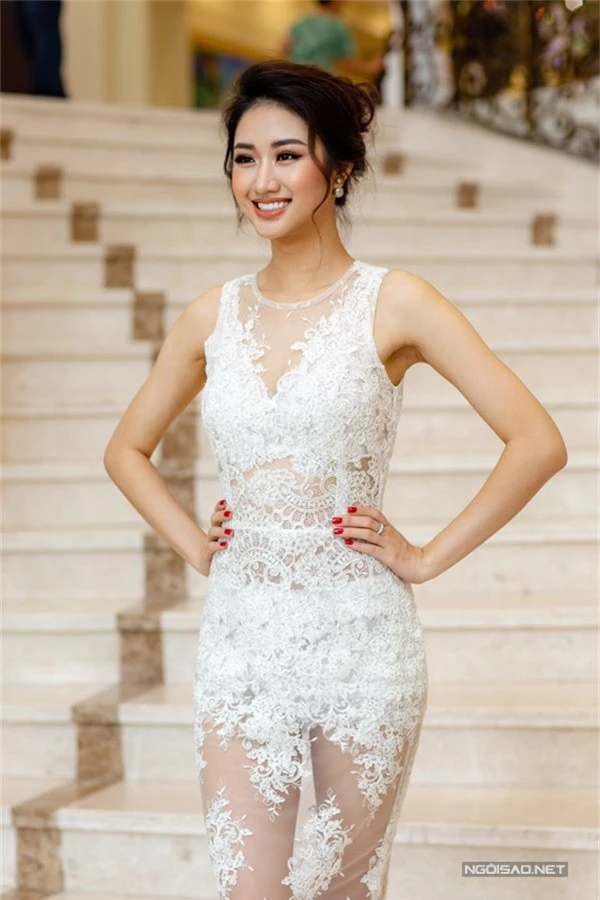 Hoa hậu Thu Ngân đọ sắc bên Miss EarthAngelia Ong - 1