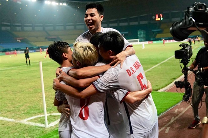 Kết quả bóng đá nam ASIAD 2018 ngày 27/8: Xác định 4 cái tên vào bán kết