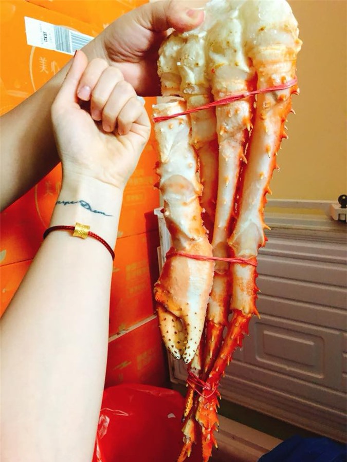 Cái chân cua dài nửa mét giá 4 triệu: Hà thành ăn chơi, hưởng 1 lần cho sướng