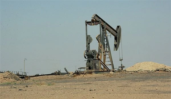 Mỹ và SDF bị tố chiết xấu dầu thô từ mỏ dầu lớn thứ 2 của Syria