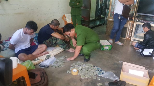 Bắt tụ điểm chuyên bán cỏ Mỹ tại một căn nhà trọ