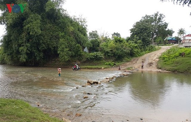 ​Vùng sâu Gia Lai với nỗi lo trẻ tựu trường trong mùa mưa lũ