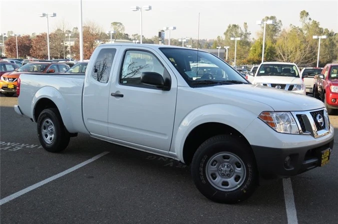 1. Nissan Frontier S (M5) 4x2 King Cab 2018 (giá: 18.990 USD).