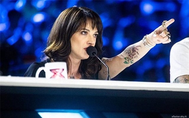 Asia Argento bị đuổi khỏi ghế nóng X Factor sau cáo buộc tình dục
